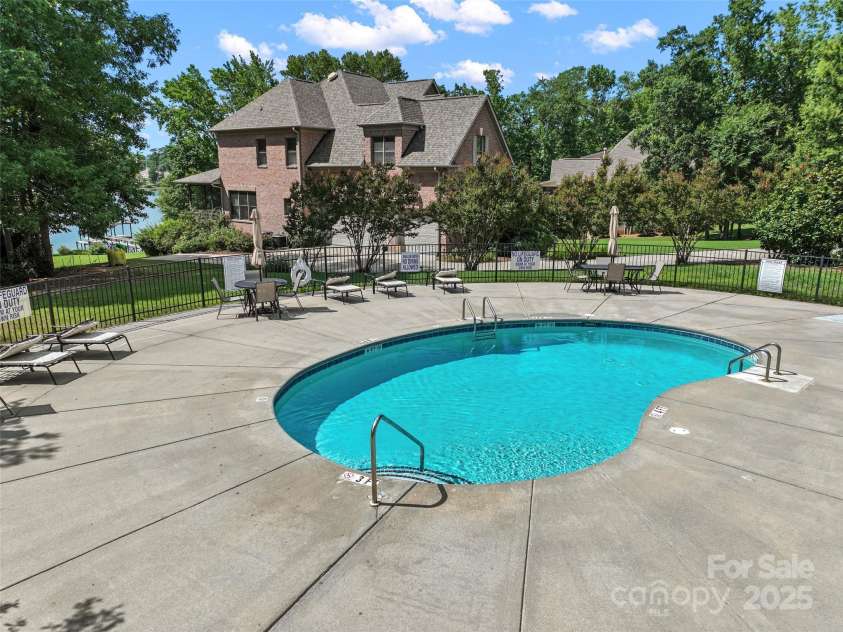 1381 Ridgewood Drive, Rock Hill, SC 29732.  MLS# CAR4278160, YatesRealty ID 25336. 