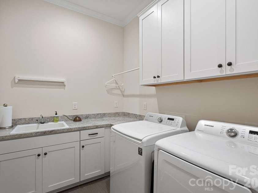7130 Hanging Rock Court, Denver, NC 28037.  MLS# CAR4375990, YatesRealty ID 25336. 