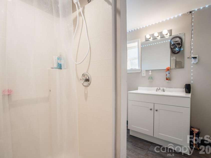 167 Main Street, Richburg, SC 29729.  MLS# CAR4344470, YatesRealty ID 25337. BASEMENT BATH