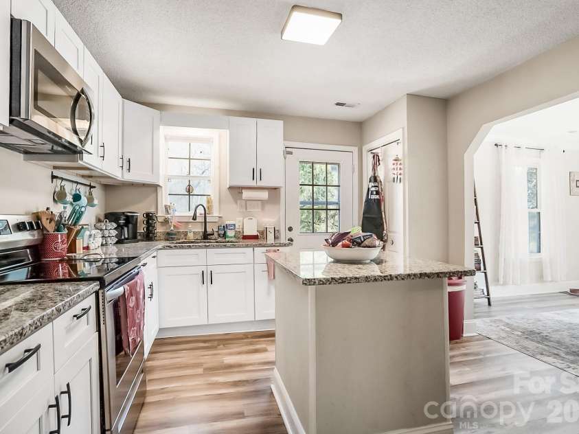 167 Main Street, Richburg, SC 29729.  MLS# CAR4344470, YatesRealty ID 25337. KITCHEN