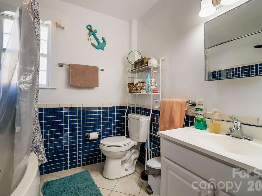 167 Main Street, Richburg, SC 29729.  MLS# CAR4344470, YatesRealty ID 25337. MASTER BATH