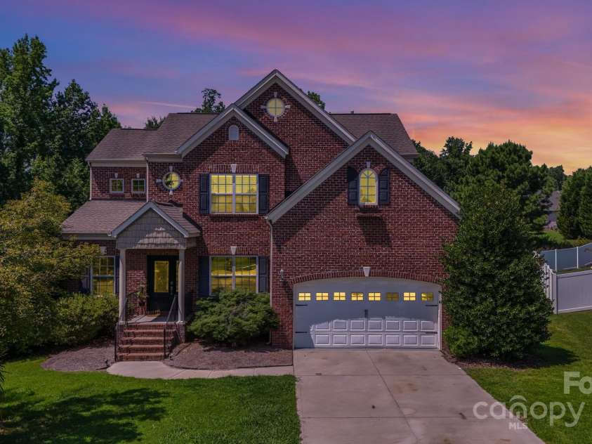 4525 Chestwood Court, Rock Hill, SC 29732.  MLS# CAR4278464, YatesRealty ID 25337. 