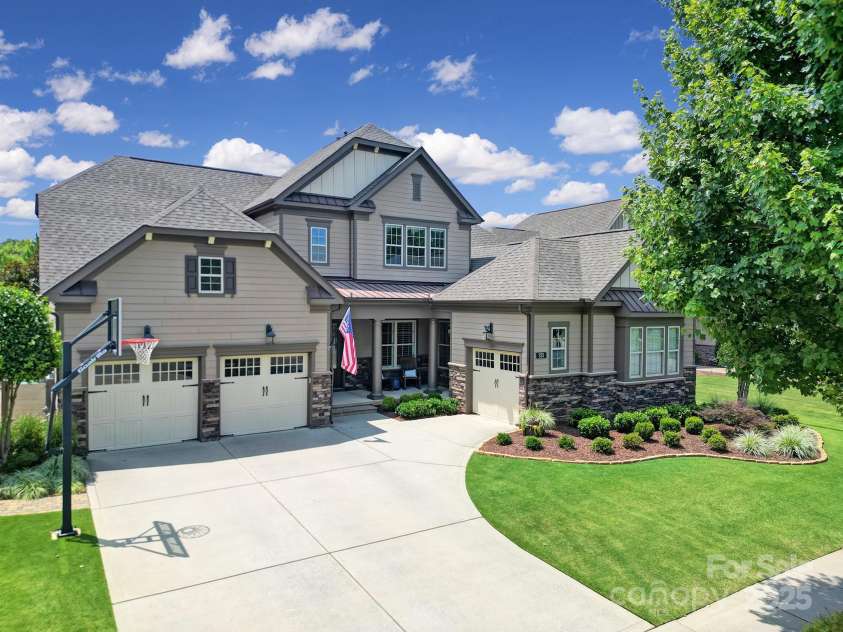 325 Newington Court, Fort Mill, SC 29715.  MLS# CAR4278377, YatesRealty ID 25338. 