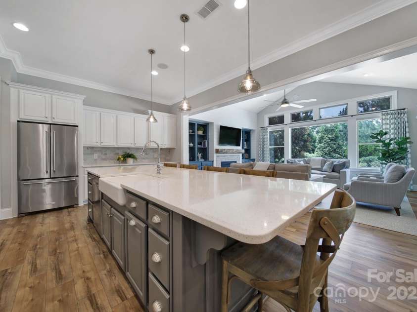 325 Newington Court, Fort Mill, SC 29715.  MLS# CAR4278377, YatesRealty ID 25338. 