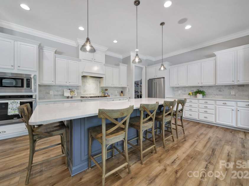 325 Newington Court, Fort Mill, SC 29715.  MLS# CAR4278377, YatesRealty ID 25338. 