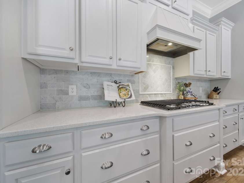 325 Newington Court, Fort Mill, SC 29715.  MLS# CAR4278377, YatesRealty ID 25338. 