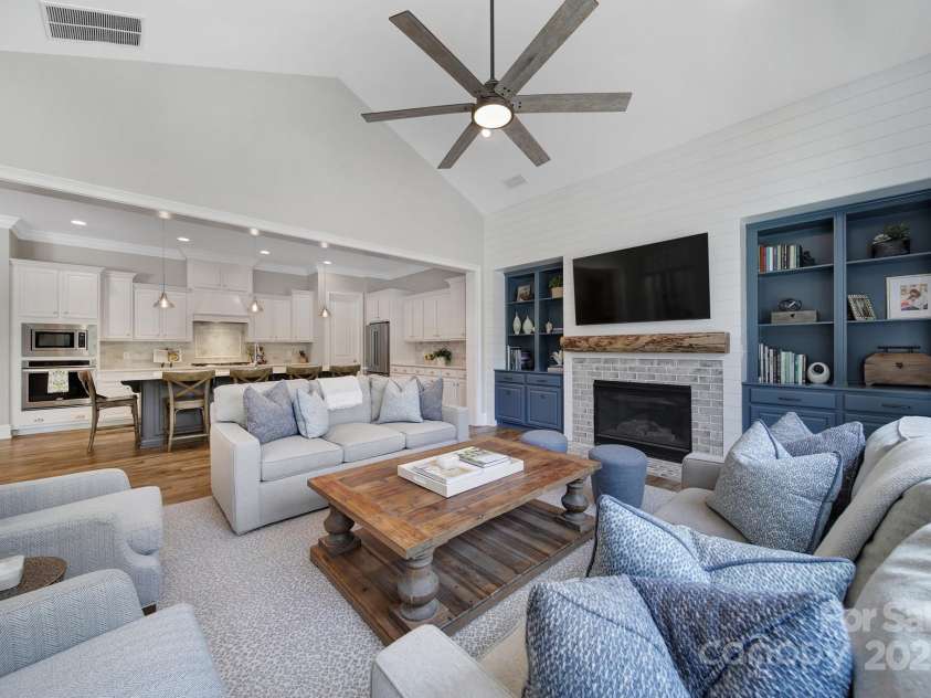 325 Newington Court, Fort Mill, SC 29715.  MLS# CAR4278377, YatesRealty ID 25338. 