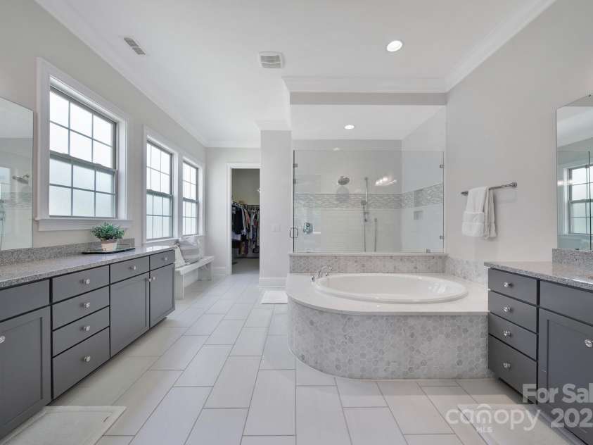 325 Newington Court, Fort Mill, SC 29715.  MLS# CAR4278377, YatesRealty ID 25338. 