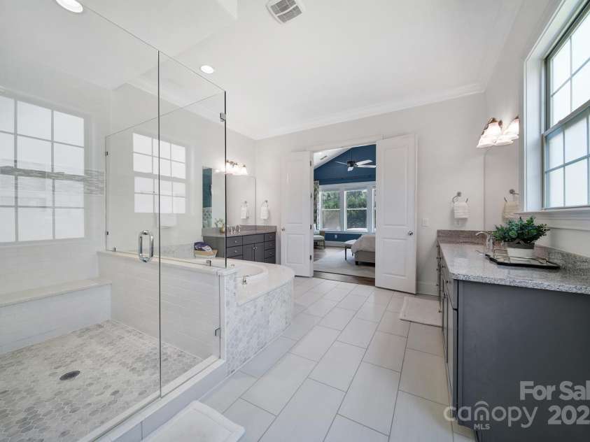 325 Newington Court, Fort Mill, SC 29715.  MLS# CAR4278377, YatesRealty ID 25338. 