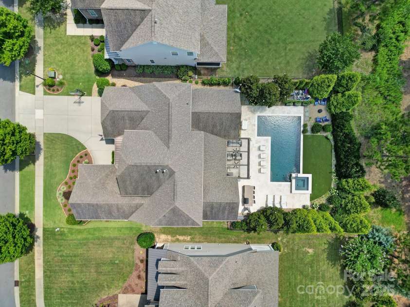 325 Newington Court, Fort Mill, SC 29715.  MLS# CAR4278377, YatesRealty ID 25338. 