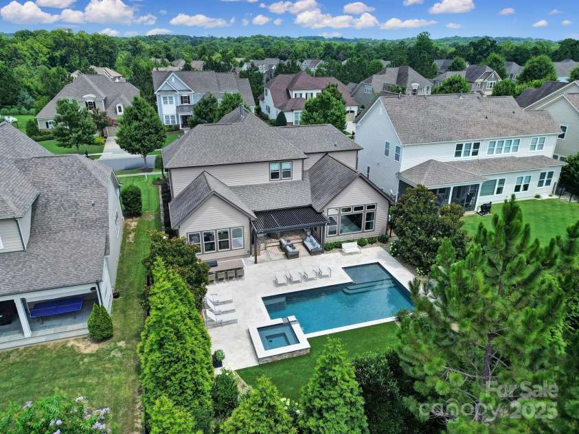 325 Newington Court, Fort Mill, SC 29715.  MLS# CAR4278377, YatesRealty ID 25338. 