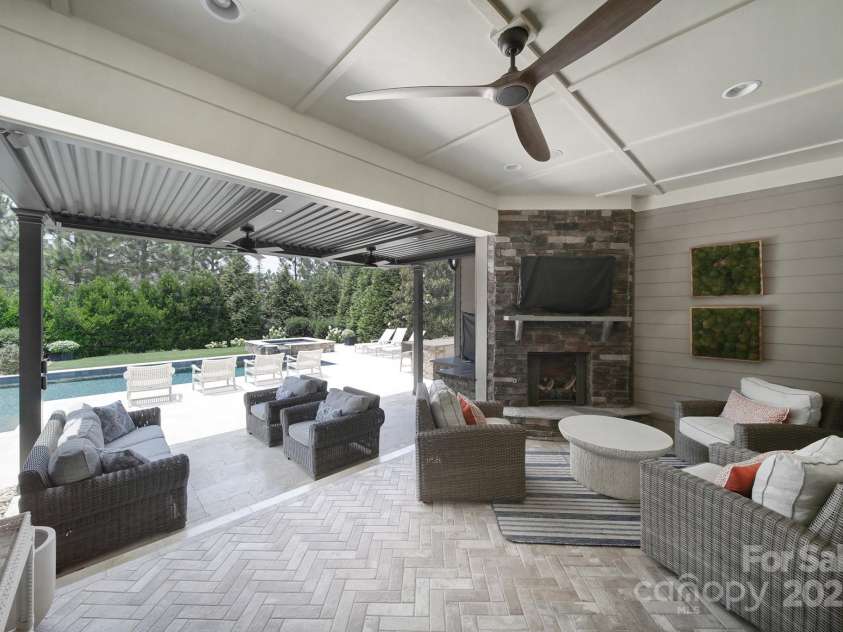 325 Newington Court, Fort Mill, SC 29715.  MLS# CAR4278377, YatesRealty ID 25338. 