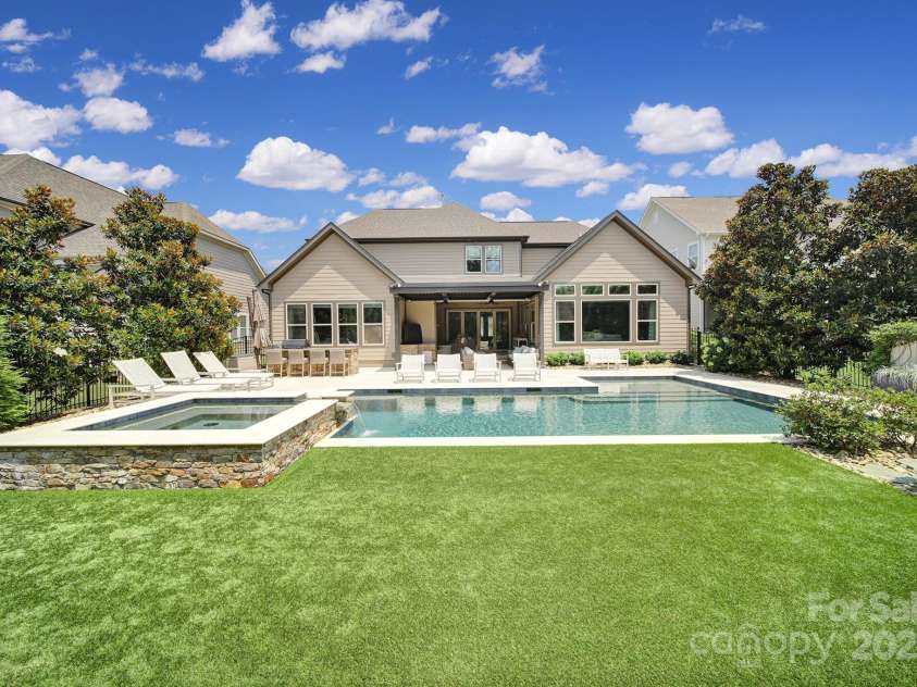 325 Newington Court, Fort Mill, SC 29715.  MLS# CAR4278377, YatesRealty ID 25338. 