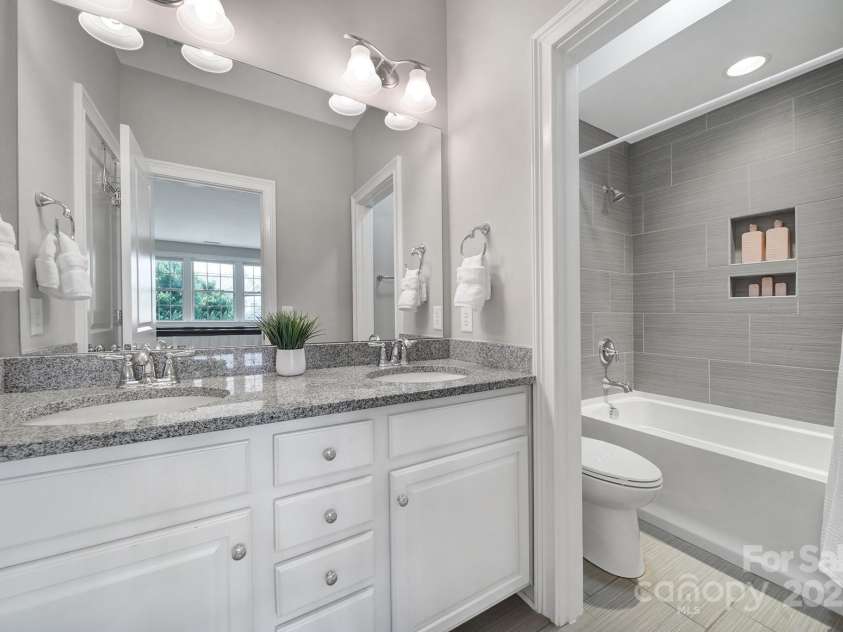325 Newington Court, Fort Mill, SC 29715.  MLS# CAR4278377, YatesRealty ID 25338. 