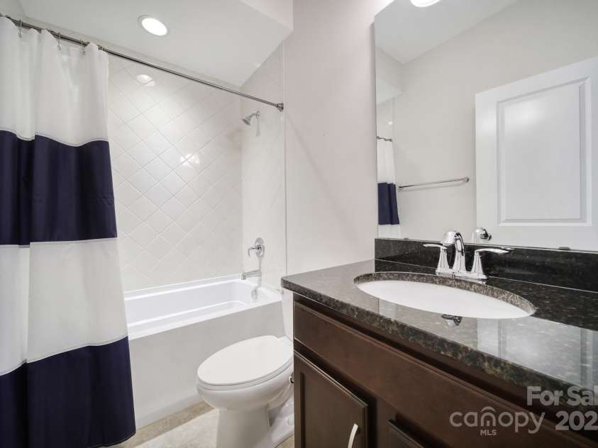 325 Newington Court, Fort Mill, SC 29715.  MLS# CAR4278377, YatesRealty ID 25338. 