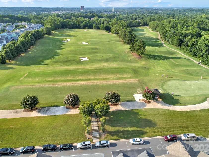 325 Newington Court, Fort Mill, SC 29715.  MLS# CAR4278377, YatesRealty ID 25338. 