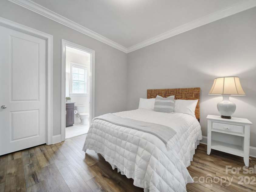 325 Newington Court, Fort Mill, SC 29715.  MLS# CAR4278377, YatesRealty ID 25338. Guest Suite on Main