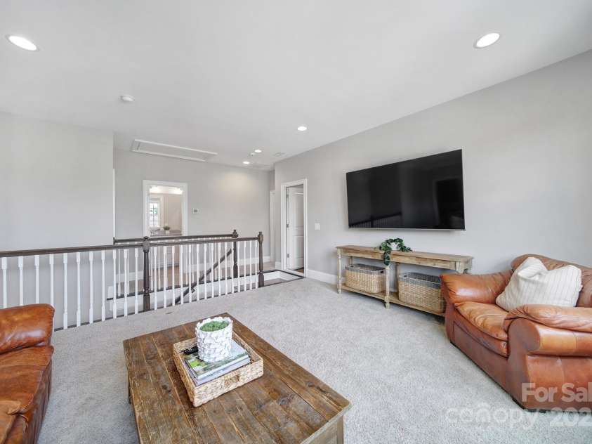 325 Newington Court, Fort Mill, SC 29715.  MLS# CAR4278377, YatesRealty ID 25338. Loft