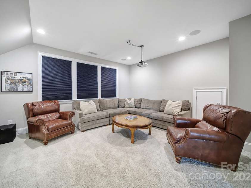 325 Newington Court, Fort Mill, SC 29715.  MLS# CAR4278377, YatesRealty ID 25338. Media Room/5th BR Suite