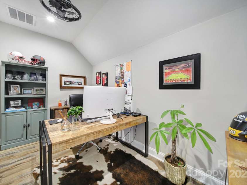 325 Newington Court, Fort Mill, SC 29715.  MLS# CAR4278377, YatesRealty ID 25338. Upstairs Office