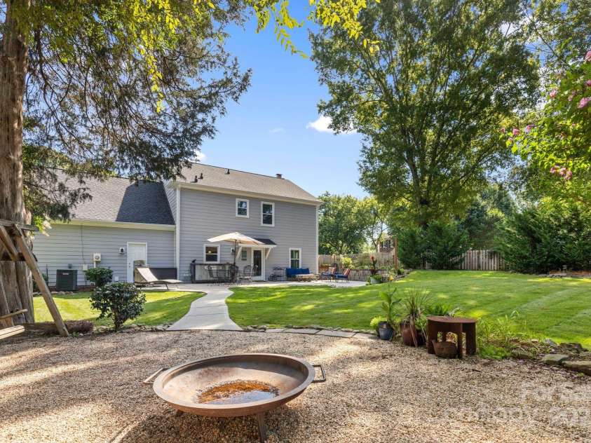 2838 Candleberry Court, Charlotte, NC 28210.  MLS# CAR4276832, YatesRealty ID 25339. 