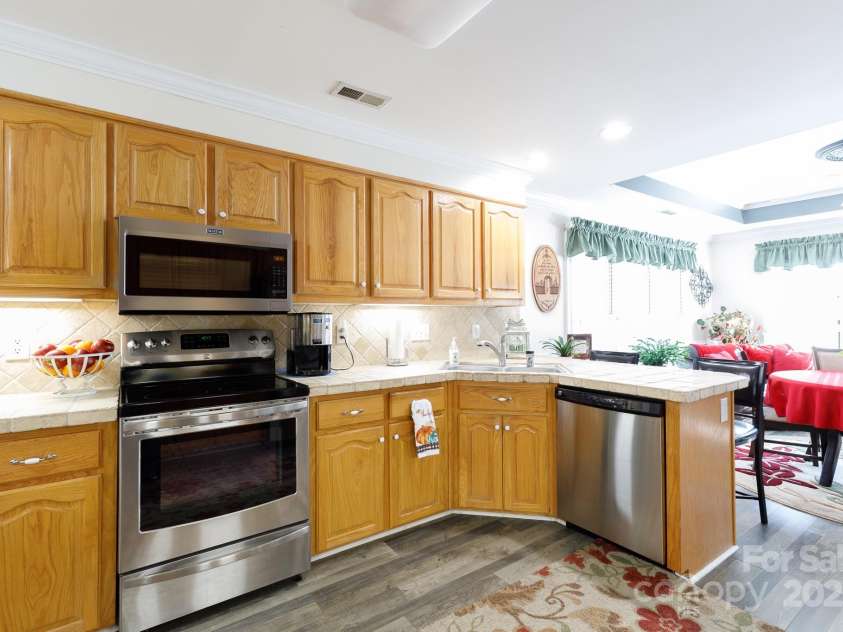 2163 Purple Martin Drive, Rock Hill, SC 29732.  MLS# CAR4323280, YatesRealty ID 2534. 