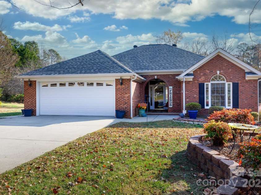 2163 Purple Martin Drive, Rock Hill, SC 29732.  MLS# CAR4323280, YatesRealty ID 2534. 