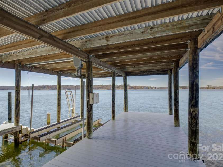 7111 Anchorage Lane, Tega Cay, SC 29708.  MLS# CAR4224144, YatesRealty ID 2534. 