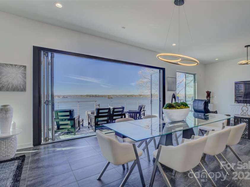 7111 Anchorage Lane, Tega Cay, SC 29708.  MLS# CAR4224144, YatesRealty ID 2534. Fantastic place to entertain