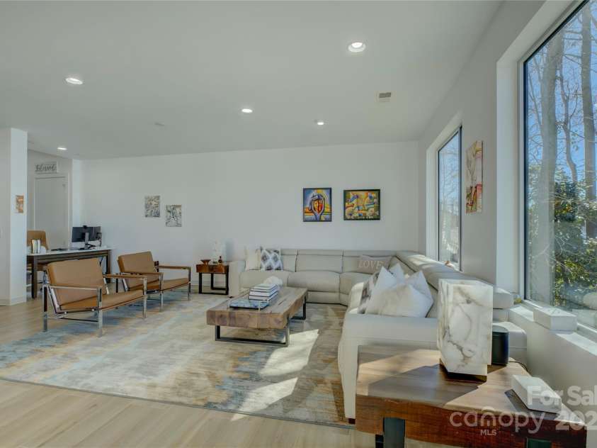 7111 Anchorage Lane, Tega Cay, SC 29708.  MLS# CAR4224144, YatesRealty ID 2534. Large lowwr level