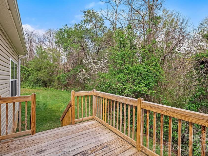 273 Green Acres Lane, Marshall, NC 28753.  MLS# CAR4367329, YatesRealty ID 25340. 
