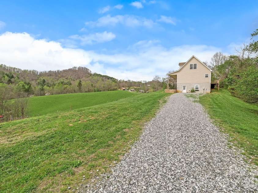 273 Green Acres Lane, Marshall, NC 28753.  MLS# CAR4367329, YatesRealty ID 25340. 
