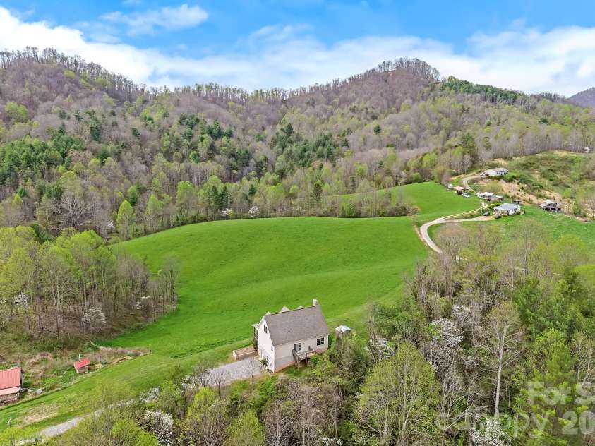 273 Green Acres Lane, Marshall, NC 28753.  MLS# CAR4367329, YatesRealty ID 25340. 