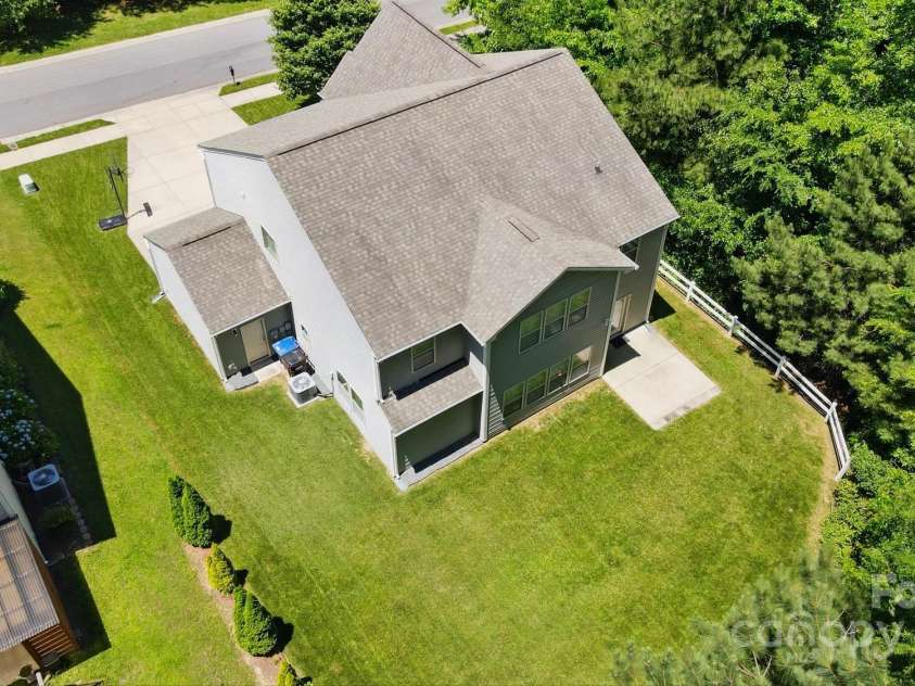 3106 Crosswind Drive, Fort Mill, SC 29707.  MLS# CAR4265768, YatesRealty ID 25341. 