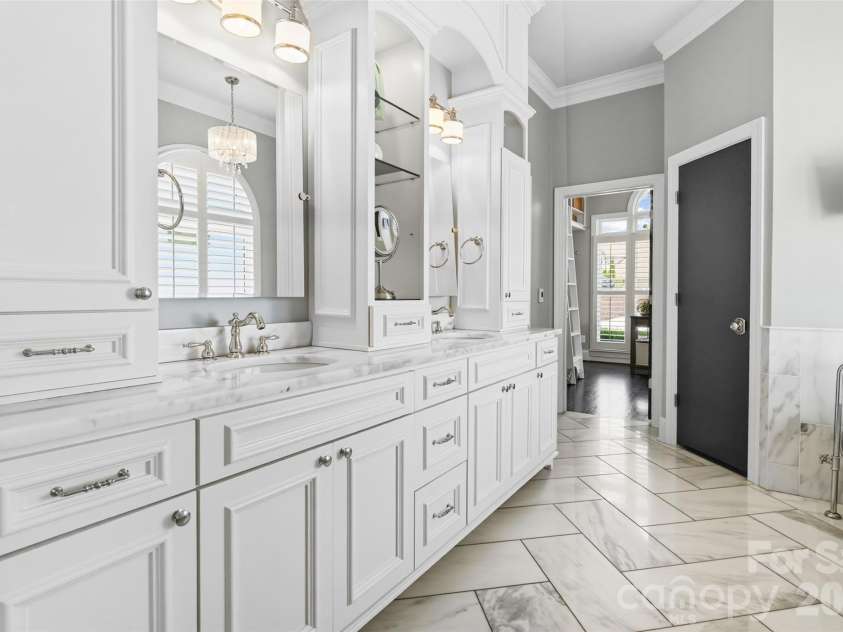 7110 Anchorage Lane, Fort Mill, SC 29708.  MLS# CAR4380640, YatesRealty ID 25342. 