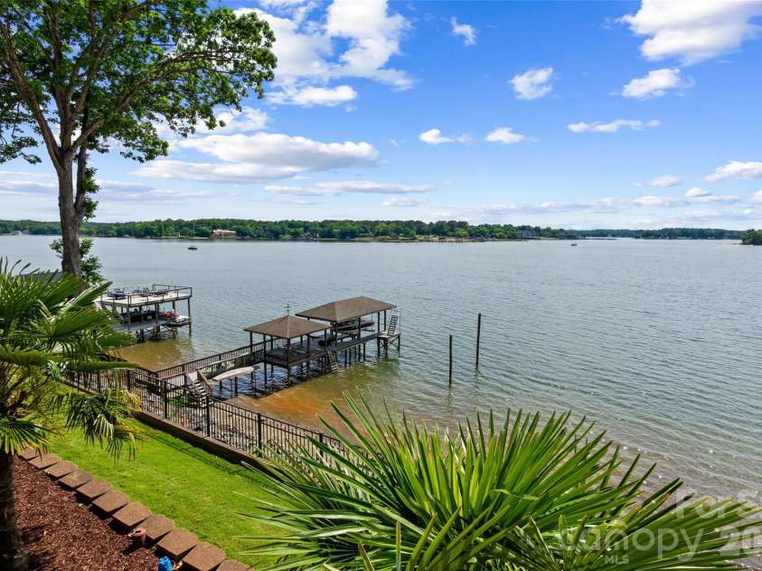 7110 Anchorage Lane, Fort Mill, SC 29708.  MLS# CAR4380640, YatesRealty ID 25342. 