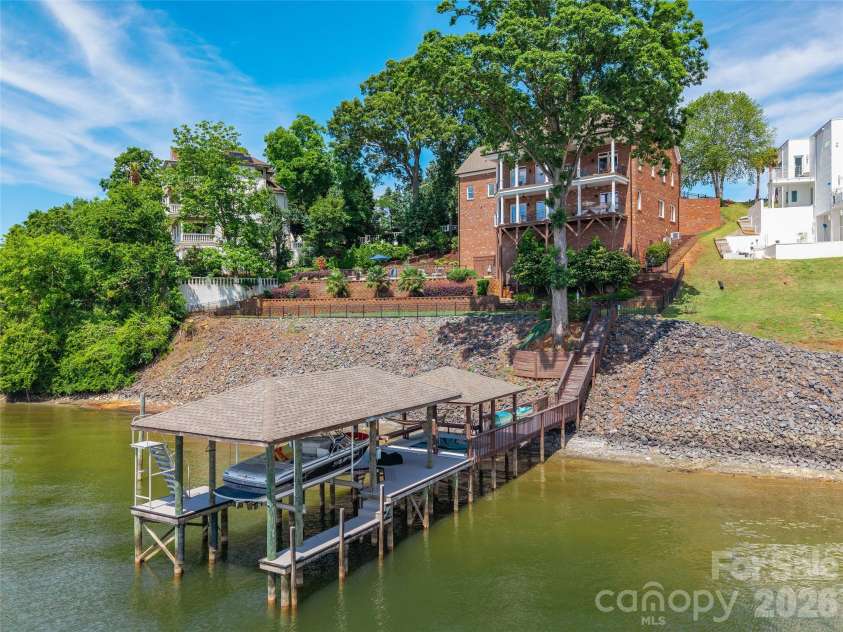 7110 Anchorage Lane, Fort Mill, SC 29708.  MLS# CAR4380640, YatesRealty ID 25342. 