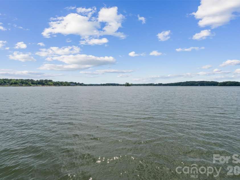 7110 Anchorage Lane, Fort Mill, SC 29708.  MLS# CAR4380640, YatesRealty ID 25342. 