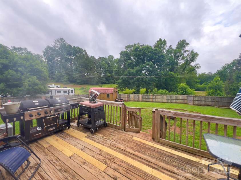 803 Bannon Place, Lenoir, NC 28645.  MLS# CAR4271044, YatesRealty ID 25342. 