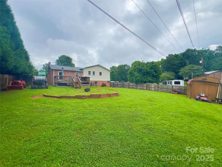803 Bannon Place, Lenoir, NC 28645.  MLS# CAR4271044, YatesRealty ID 25342. 