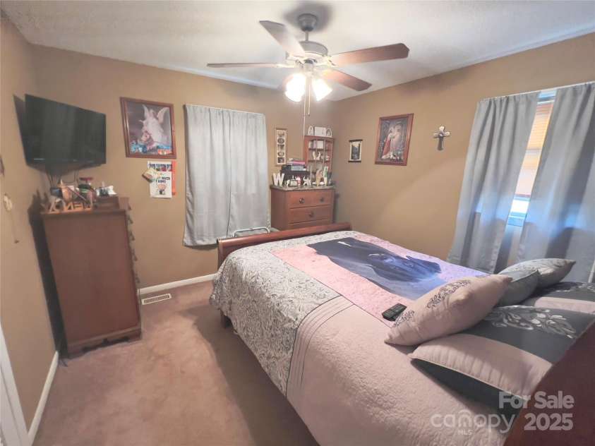 803 Bannon Place, Lenoir, NC 28645.  MLS# CAR4271044, YatesRealty ID 25342. 