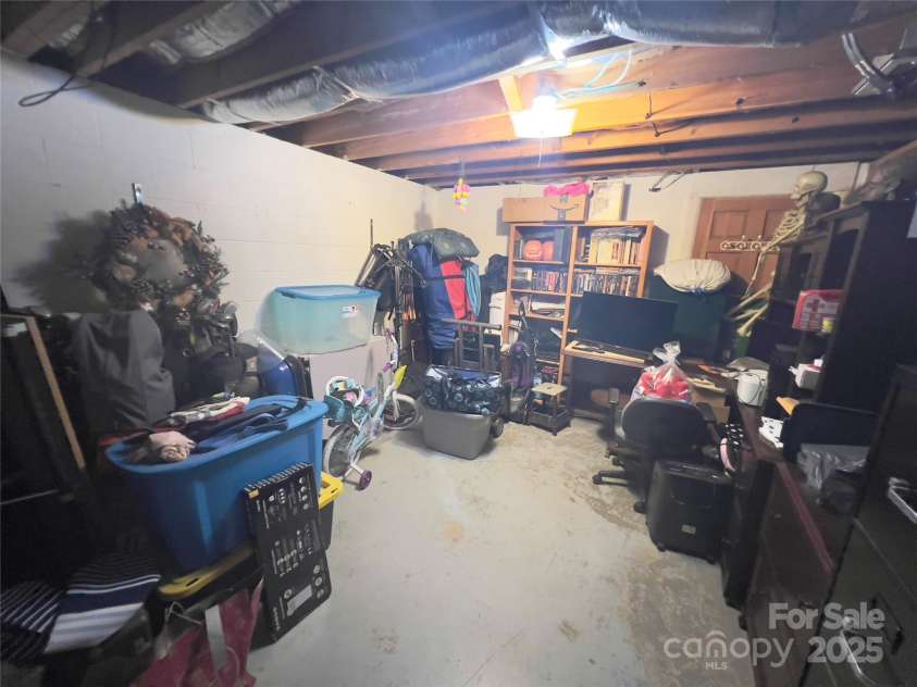 803 Bannon Place, Lenoir, NC 28645.  MLS# CAR4271044, YatesRealty ID 25342. 