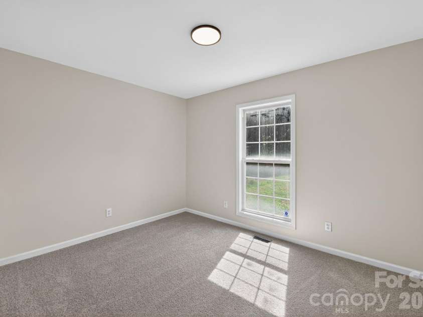 209 Red Oak Court, Gastonia, NC 28052.  MLS# CAR4381003, YatesRealty ID 25343. 