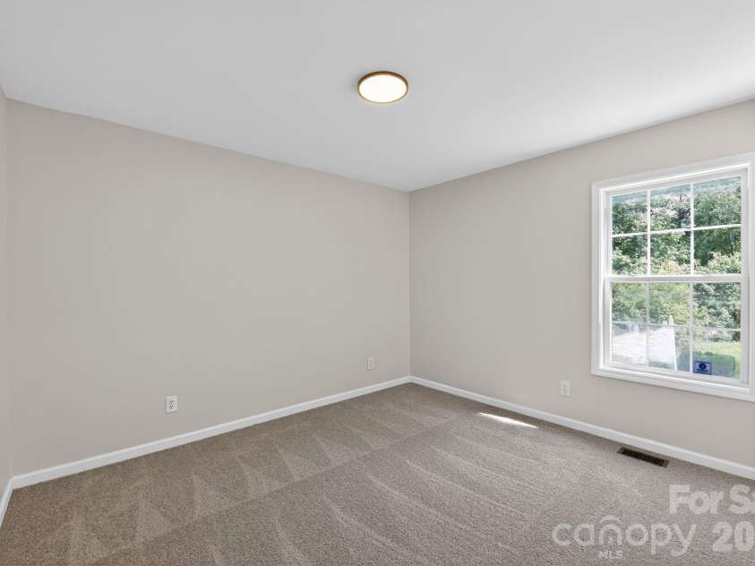 209 Red Oak Court, Gastonia, NC 28052.  MLS# CAR4381003, YatesRealty ID 25343. 