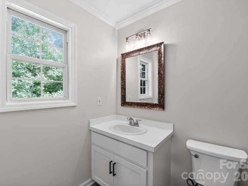 209 Red Oak Court, Gastonia, NC 28052.  MLS# CAR4381003, YatesRealty ID 25343. 