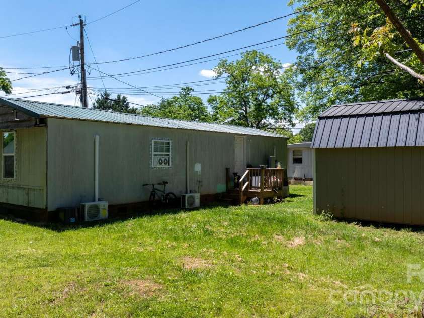 120 13th Street, Newton, NC 28658.  MLS# CAR4381763, YatesRealty ID 25344. 