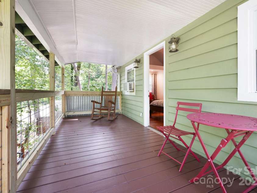 5 Arbutus Road, Asheville, NC 28805.  MLS# CAR4270691, YatesRealty ID 25344. Great Spot to Start or End the Day