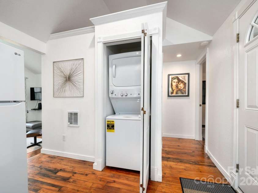 5 Arbutus Road, Asheville, NC 28805.  MLS# CAR4280642, YatesRealty ID 25344. Convenient Laundry Area