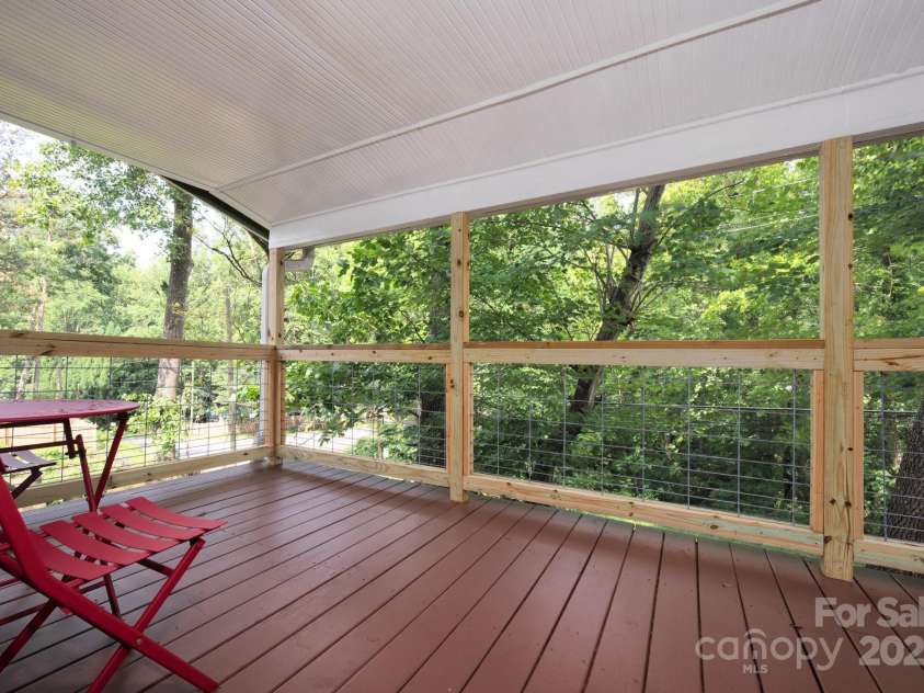 5 Arbutus Road, Asheville, NC 28805.  MLS# CAR4280642, YatesRealty ID 25344. Private Balcony off the Bedroom