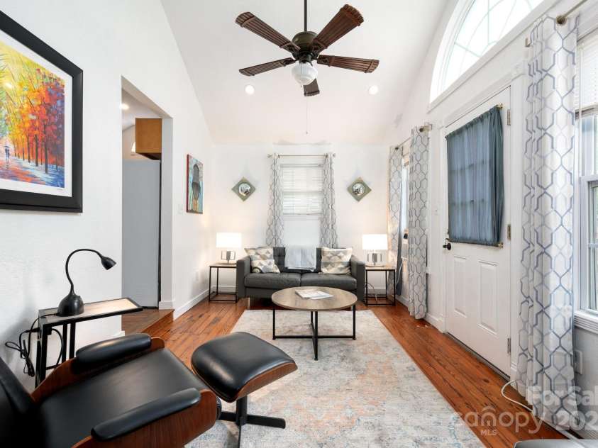 5 Arbutus Road, Asheville, NC 28805.  MLS# CAR4280642, YatesRealty ID 25344. Upper Unit Living Room